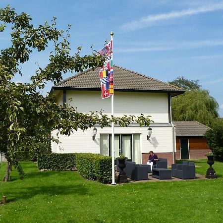 Landgoed Overbetuwe 'Heerlijkheid Heteren' Panzió Kültér fotó